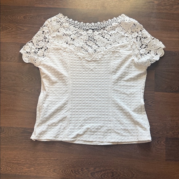 Ness Crochet Lace Blouse White XL - Picture 3 of 6